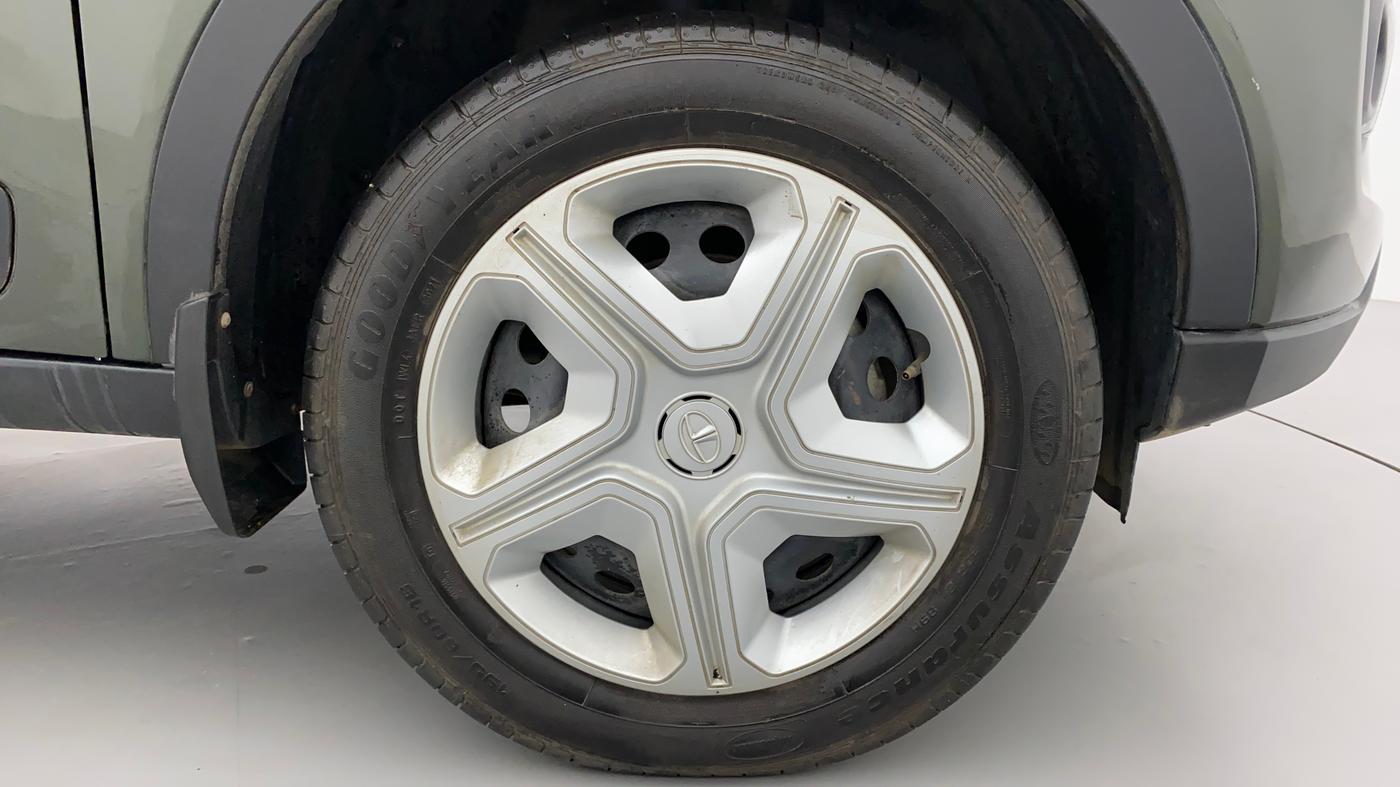 2021 Tata NEXON XM SUNROOF PETROL, Petrol, Manual, 23,899 km, Right Front Wheel