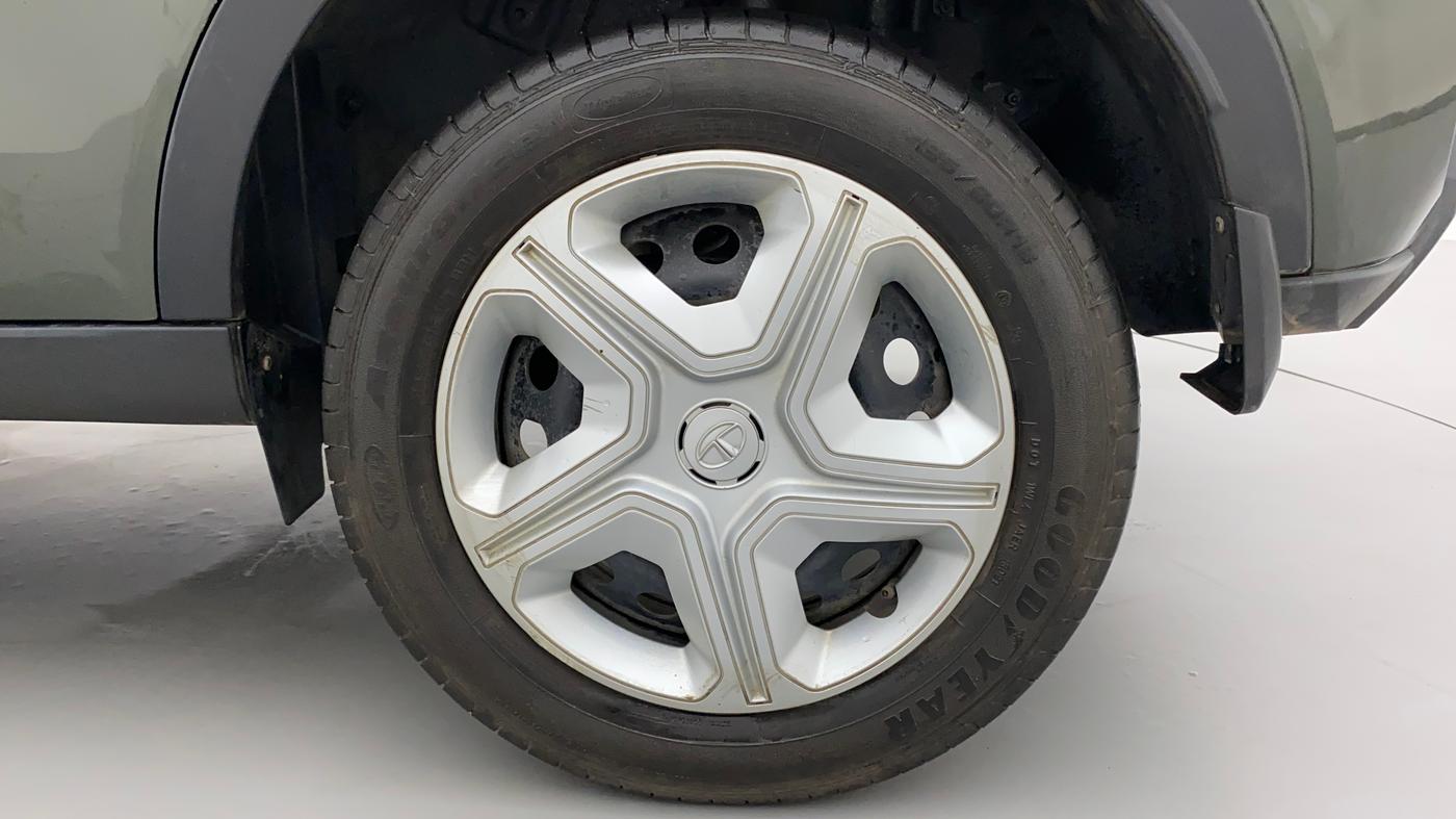 2021 Tata NEXON XM SUNROOF PETROL, Petrol, Manual, 23,899 km, Left Rear Wheel