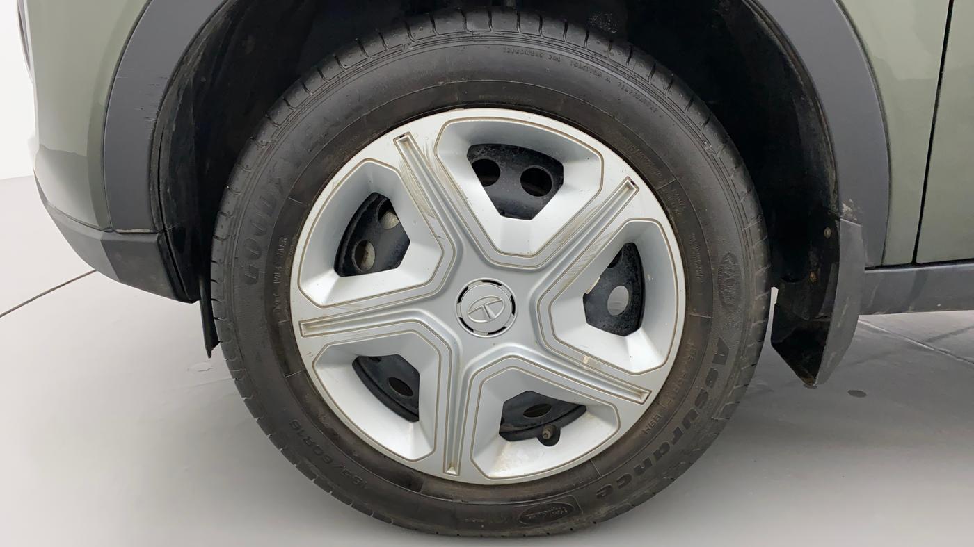 2021 Tata NEXON XM SUNROOF PETROL, Petrol, Manual, 23,899 km, Left Front Wheel