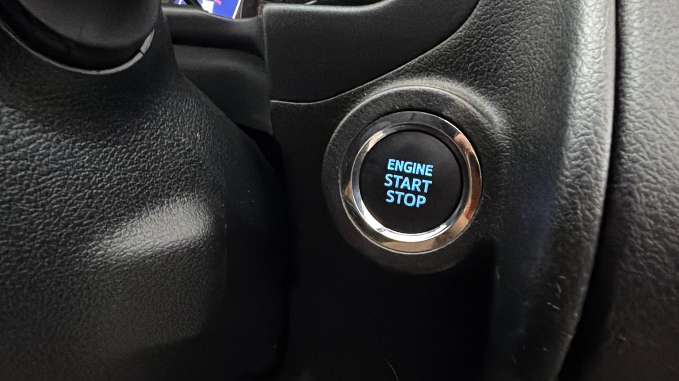 2022 Toyota Innova Crysta 2.7 ZX AT 7 STR, Petrol, Automatic, 62,807 km, Keyless Start/ Stop Button