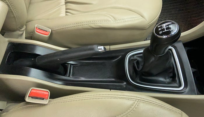 2018 Maruti Ciaz ZETA 1.4  MT PETROL, Petrol, Manual, 72,624 km, Gear Lever