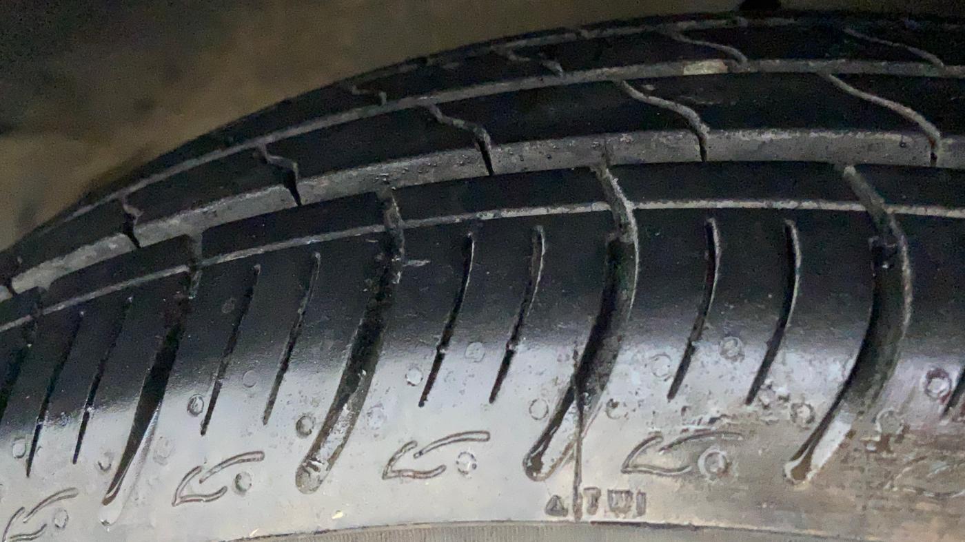 2018 Maruti Ciaz ZETA 1.4  MT PETROL, Petrol, Manual, 72,624 km, Right Front Tyre Tread