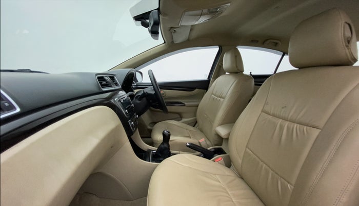 2018 Maruti Ciaz ZETA 1.4  MT PETROL, Petrol, Manual, 72,624 km, Right Side Front Door Cabin