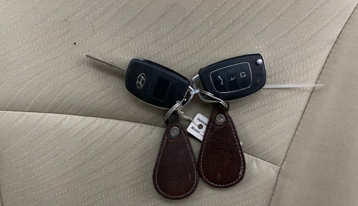 2016 Hyundai Verna 1.6 VTVT SX, Petrol, Manual, 70,675 km, Key Close Up