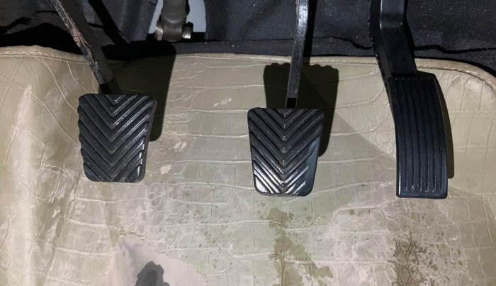 2016 Hyundai Verna 1.6 VTVT SX, Petrol, Manual, 70,675 km, Pedals