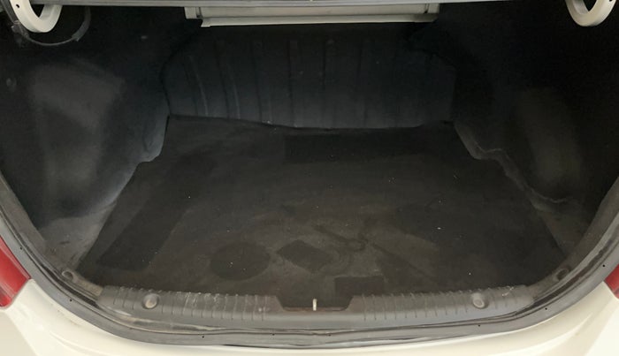 2016 Hyundai Verna 1.6 VTVT SX, Petrol, Manual, 70,675 km, Boot Inside