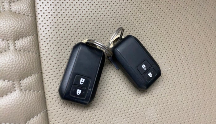 2019 Maruti Ertiga ZXI+ SHVS, Petrol, Manual, 19,251 km, Key Close Up