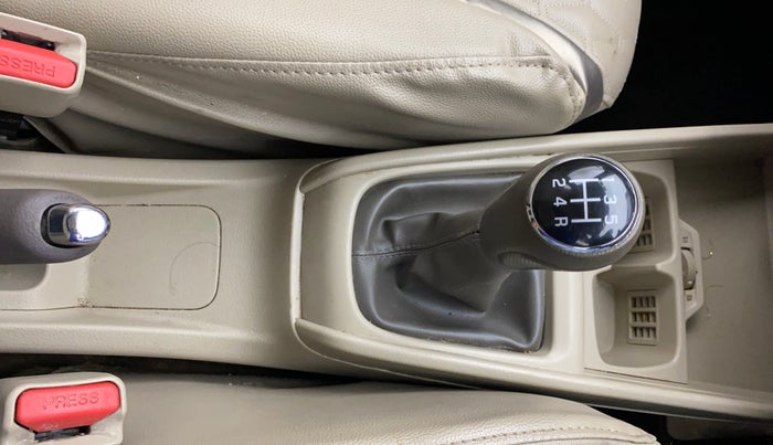 2019 Maruti Ertiga ZXI+ SHVS, Petrol, Manual, 19,251 km, Gear Lever