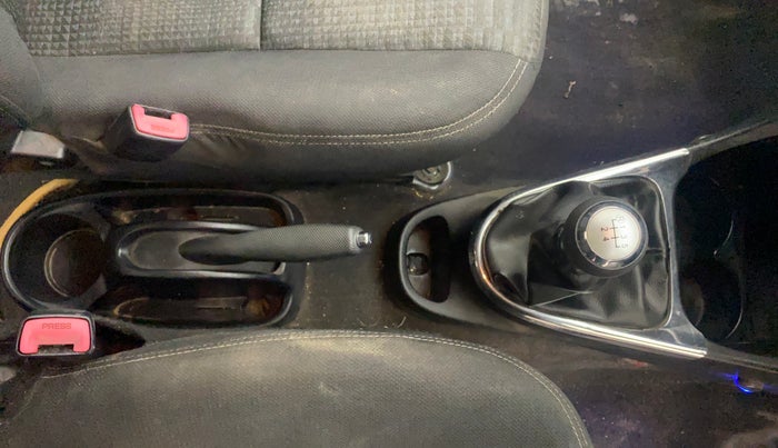 2014 Toyota Etios CROSS 1.4 VD, Diesel, Manual, 80,834 km, Gear Lever