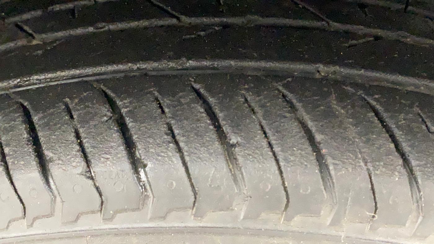 2022 Nissan MAGNITE XV PREMIUM TURBO, Petrol, Manual, 43,335 km, Right Front Tyre Tread