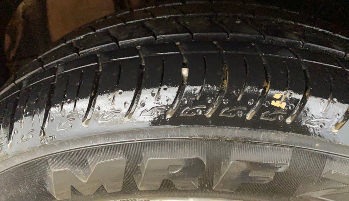 2015 Volkswagen Polo HIGHLINE1.2L, Petrol, Manual, 54,566 km, Right Front Tyre Tread