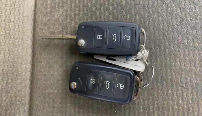 2015 Volkswagen Polo HIGHLINE1.2L, Petrol, Manual, 54,566 km, Key Close Up