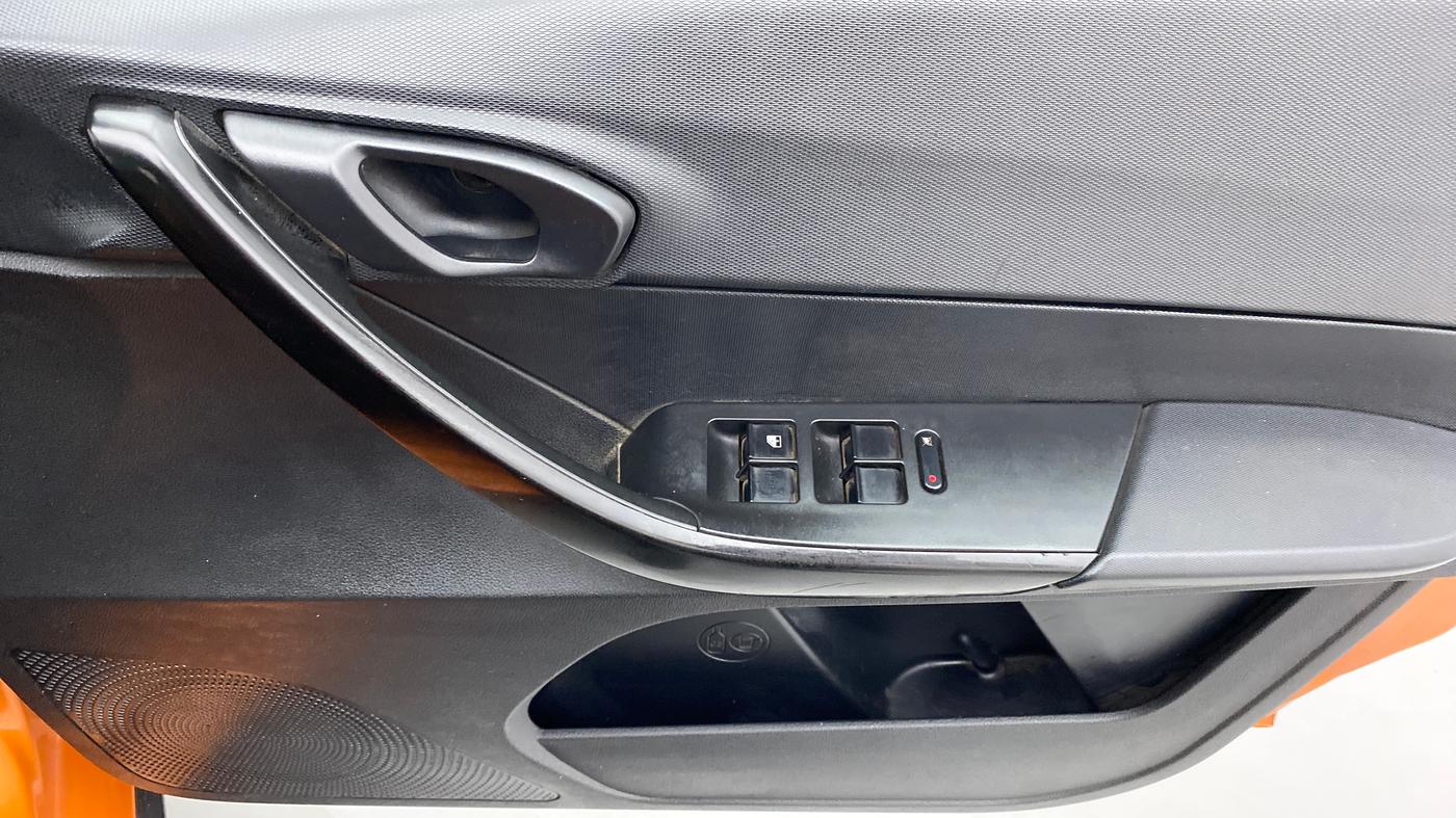 2019 Tata TIAGO NRG PETROL, Petrol, Manual, 85,076 km, Driver Side Door Panels Control