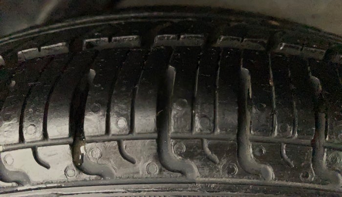 2012 Hyundai i10 MAGNA 1.2, Petrol, Manual, 19,800 km, Left Rear Tyre Tread