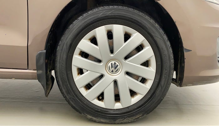 2016 Volkswagen Vento COMFORTLINE 1.6, Petrol, Manual, 97,106 km, Right Front Wheel