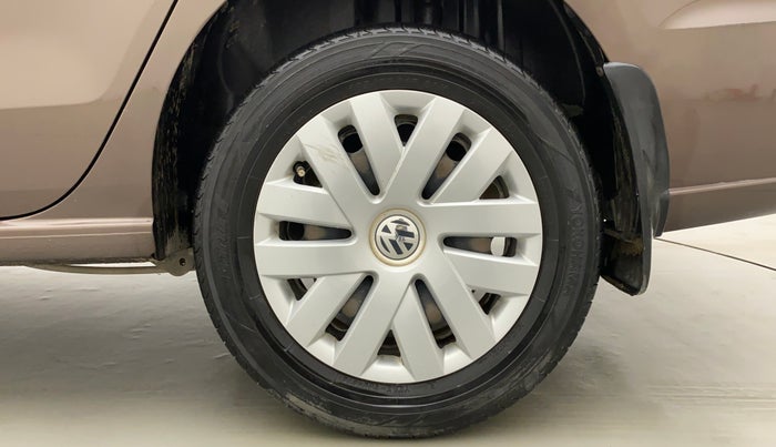 2016 Volkswagen Vento COMFORTLINE 1.6, Petrol, Manual, 97,106 km, Left Rear Wheel