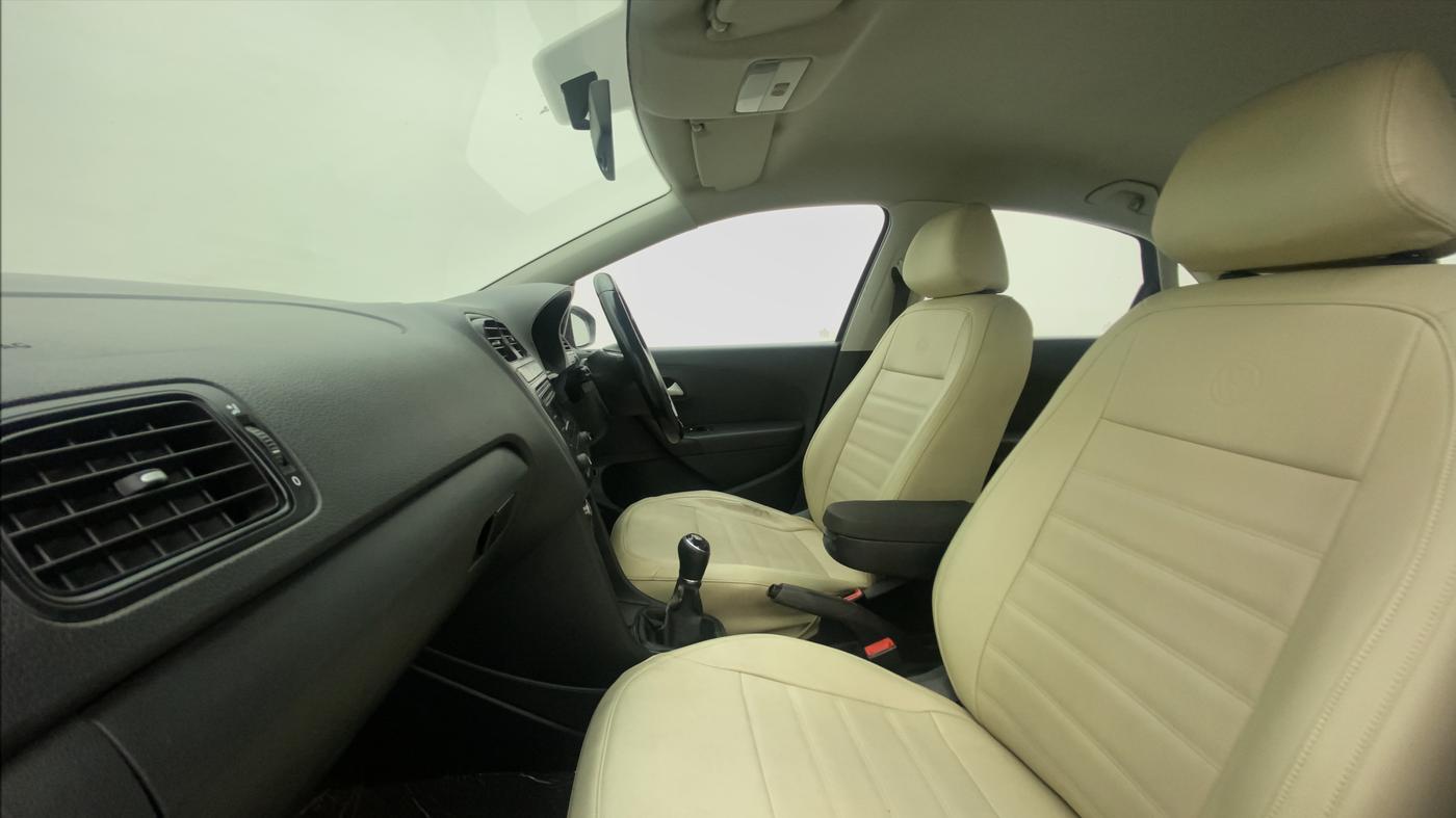 2016 Volkswagen Vento COMFORTLINE 1.6, Petrol, Manual, 97,106 km, Right Side Front Door Cabin