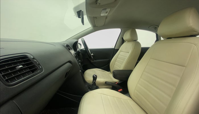 2016 Volkswagen Vento COMFORTLINE 1.6, Petrol, Manual, 97,106 km, Right Side Front Door Cabin