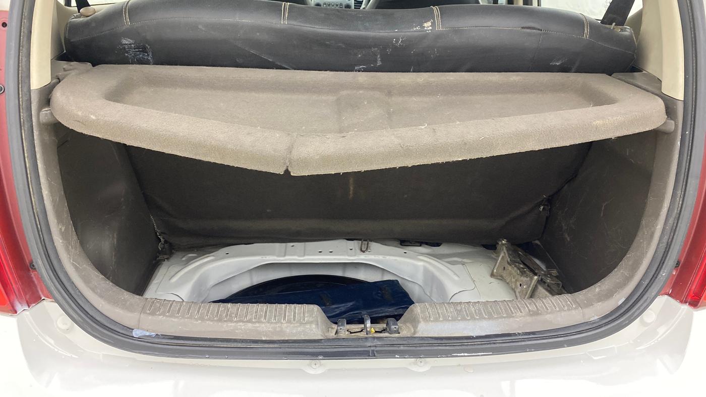 2015 Hyundai i10 SPORTZ 1.1, Petrol, Manual, 88,997 km, Boot Inside