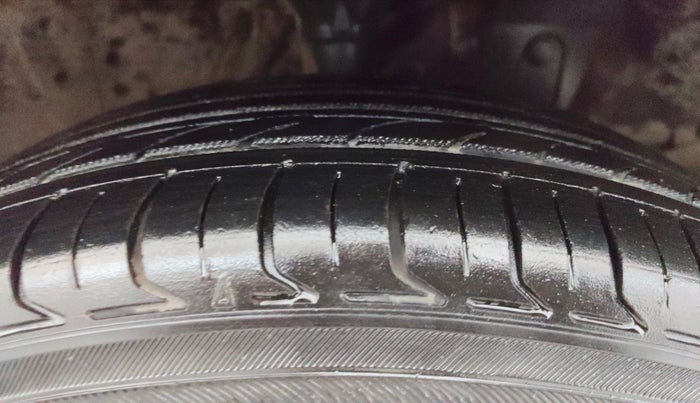 2016 Honda Jazz 1.2L I-VTEC V, Petrol, Manual, 71,876 km, Right Front Tyre Tread