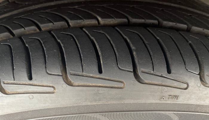 2023 Hyundai GRAND I10 NIOS SPORTZ AMT 1.2 KAPPA VTVT, Petrol, Automatic, 50,935 km, Left Front Tyre Tread