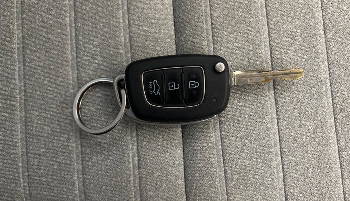 2023 Hyundai GRAND I10 NIOS SPORTZ AMT 1.2 KAPPA VTVT, Petrol, Automatic, 50,935 km, Key Close Up