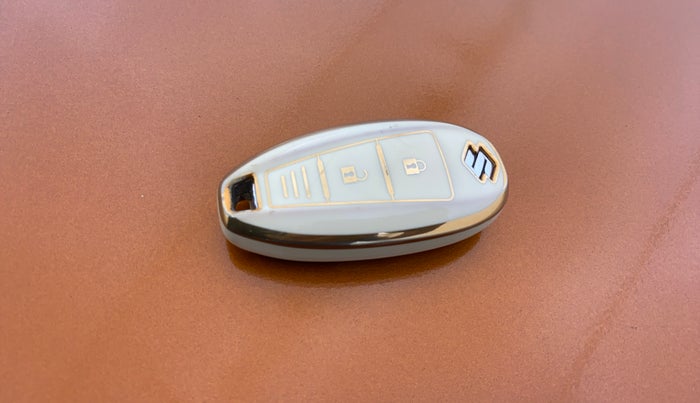 2017 Maruti Baleno ALPHA PETROL 1.2, Petrol, Manual, 1,04,076 km, Key Close Up