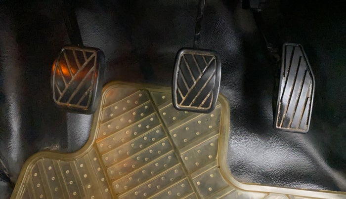 2017 Maruti Baleno ALPHA PETROL 1.2, Petrol, Manual, 1,04,076 km, Pedals