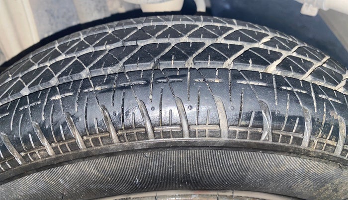 2017 Maruti Alto 800 LXI, Petrol, Manual, 37,368 km, Left Rear Tyre Tread