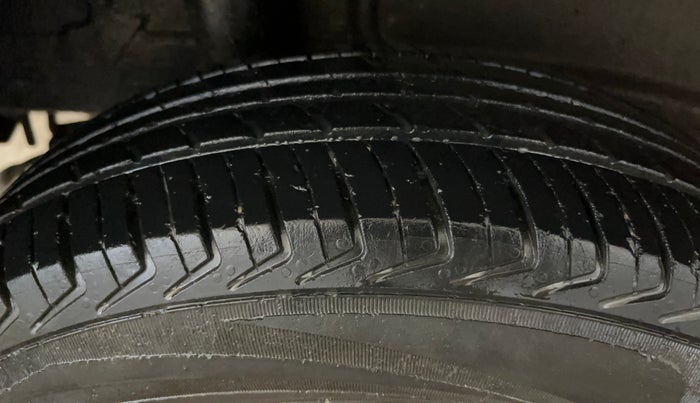 2021 Maruti New Wagon-R LXI CNG 1.0, CNG, Manual, 59,969 km, Right Rear Tyre Tread