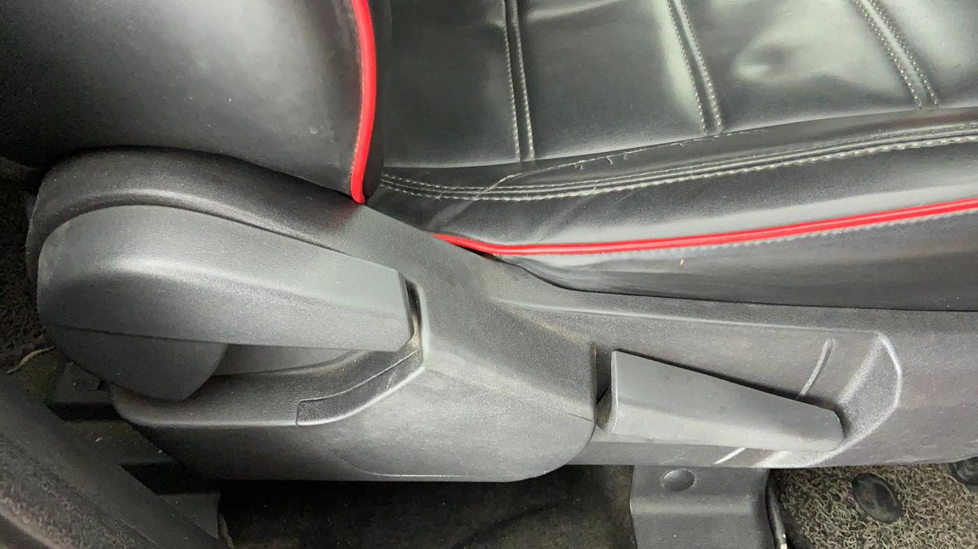 2021 Renault Kiger RXZ 1.0 MT, Petrol, Manual, 33,025 km, Driver Side Adjustment Panel