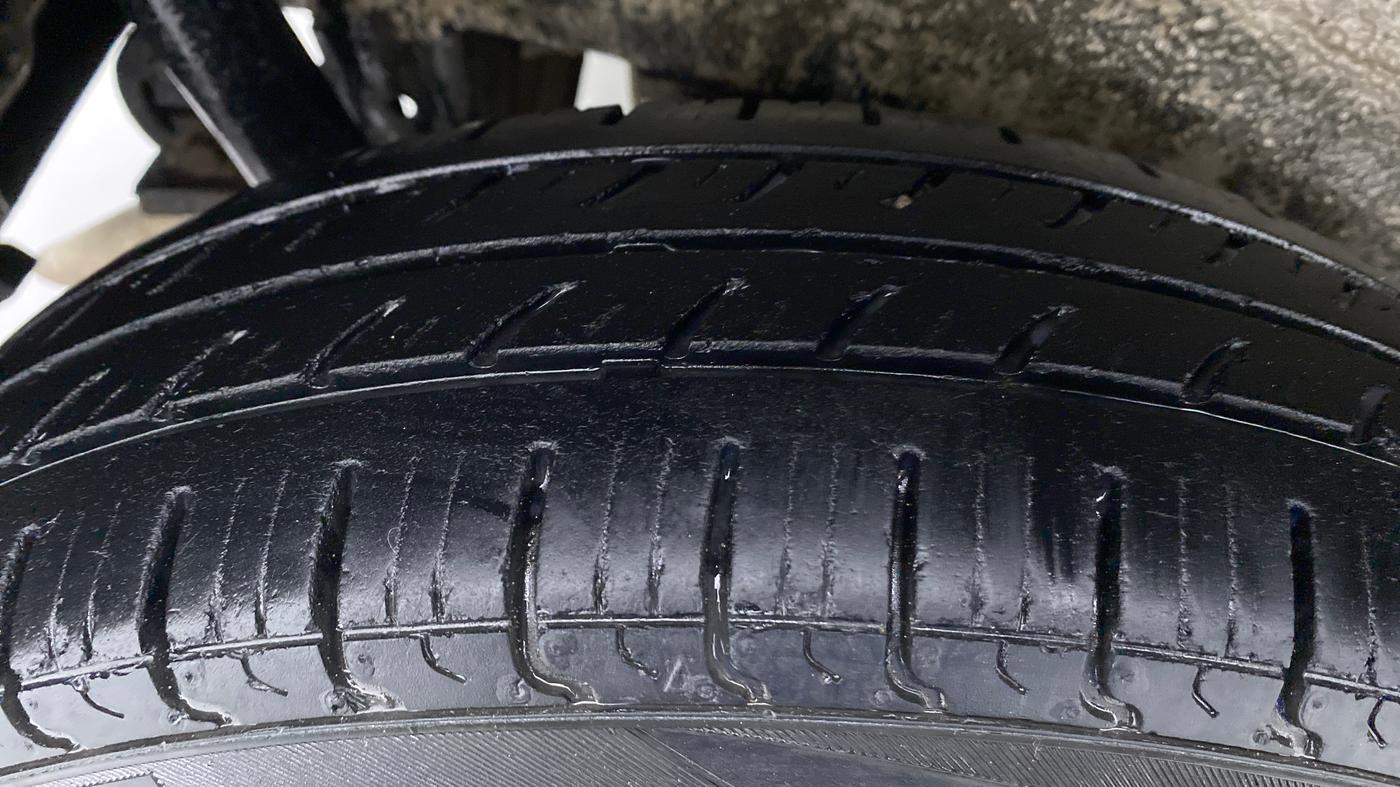 2017 Maruti Wagon R 1.0 LXI CNG, CNG, Manual, 99,033 km, Right Rear Tyre Tread