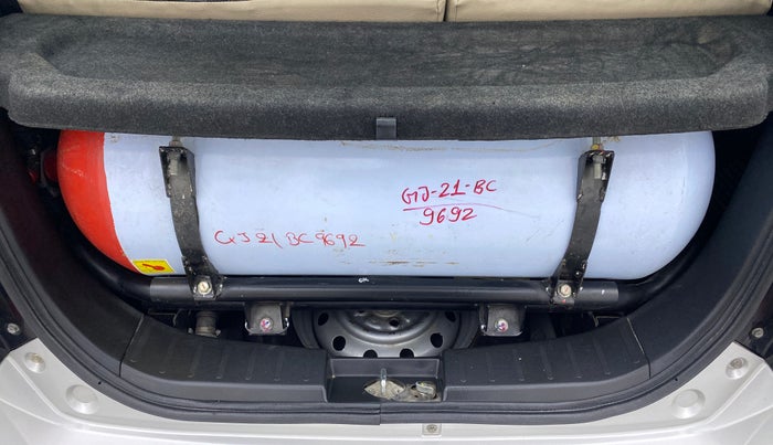 2017 Maruti Wagon R 1.0 LXI CNG, CNG, Manual, 99,033 km, Boot Inside