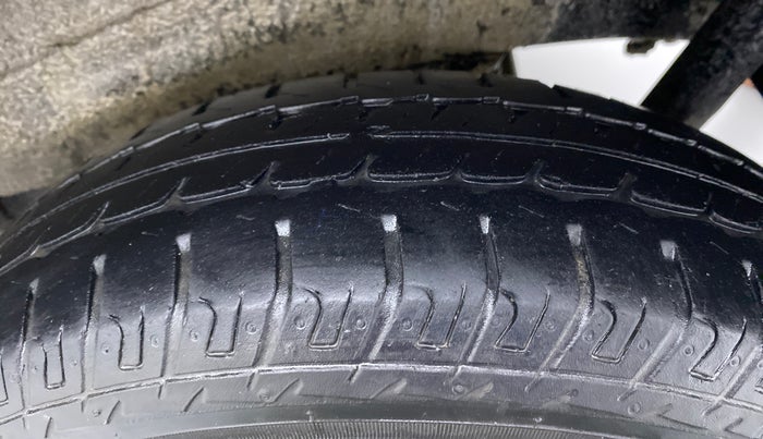 2017 Maruti Wagon R 1.0 LXI CNG, CNG, Manual, 99,033 km, Left Rear Tyre Tread
