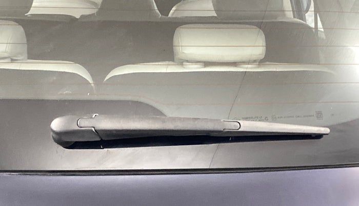 2021 Mahindra XUV700 AX 7 P MT 7 STR, Petrol, Manual, 79,059 km, Rear Wiper