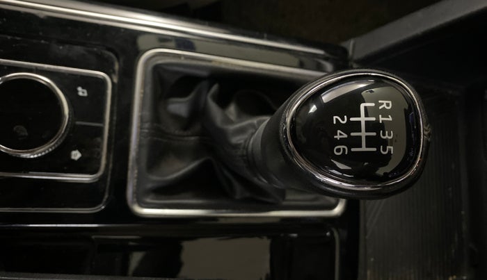 2021 Mahindra XUV700 AX 7 P MT 7 STR, Petrol, Manual, 79,059 km, Gear Lever