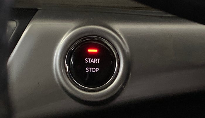 2021 Mahindra XUV700 AX 7 P MT 7 STR, Petrol, Manual, 79,059 km, Keyless Start/ Stop Button