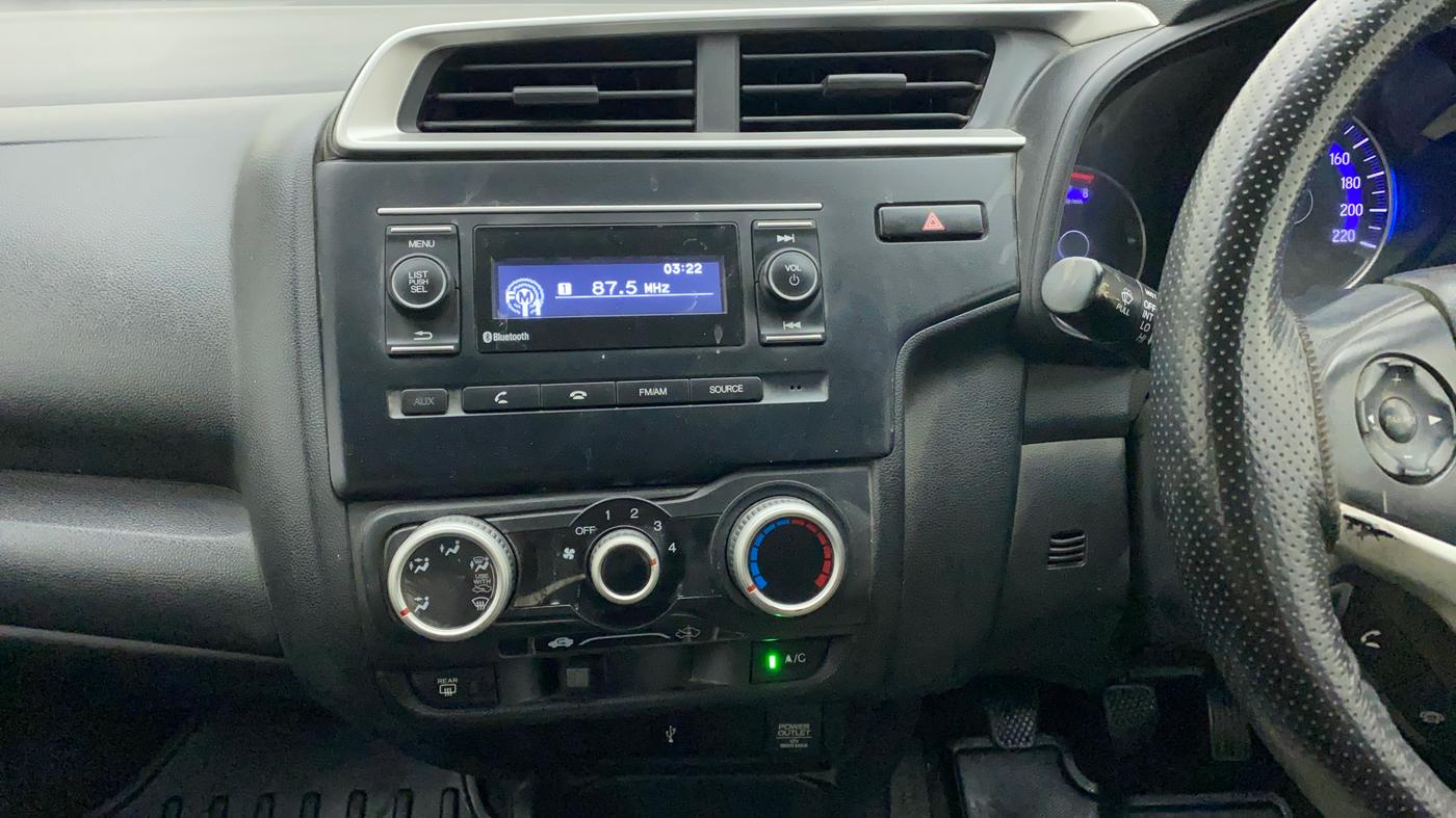 2017 Honda WR-V 1.2L I-VTEC S MT, Petrol, Manual, 1,17,980 km, Air Conditioner