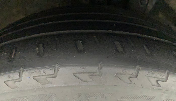 2017 Honda WR-V 1.2L I-VTEC S MT, Petrol, Manual, 1,17,980 km, Right Front Tyre Tread