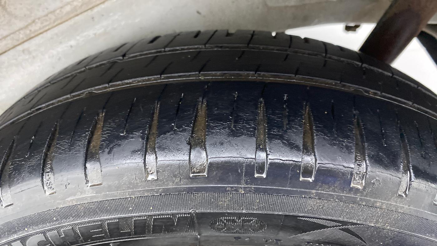 2014 Maruti Wagon R 1.0 VXI, Petrol, Manual, 98,842 km, Left Rear Tyre Tread