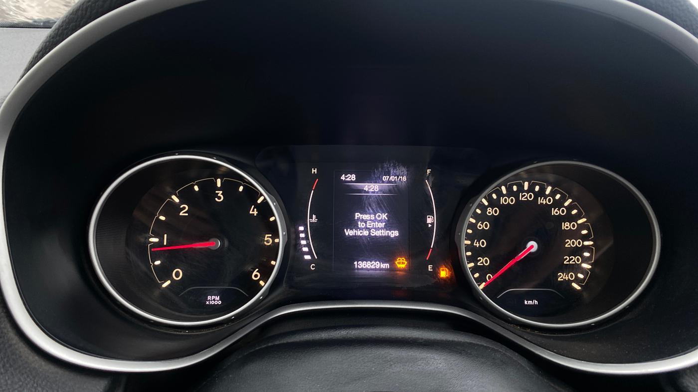 2017 Jeep Compass LIMITED (O) 2.0 DIESEL, Diesel, Manual, 1,36,828 km, Odometer Image