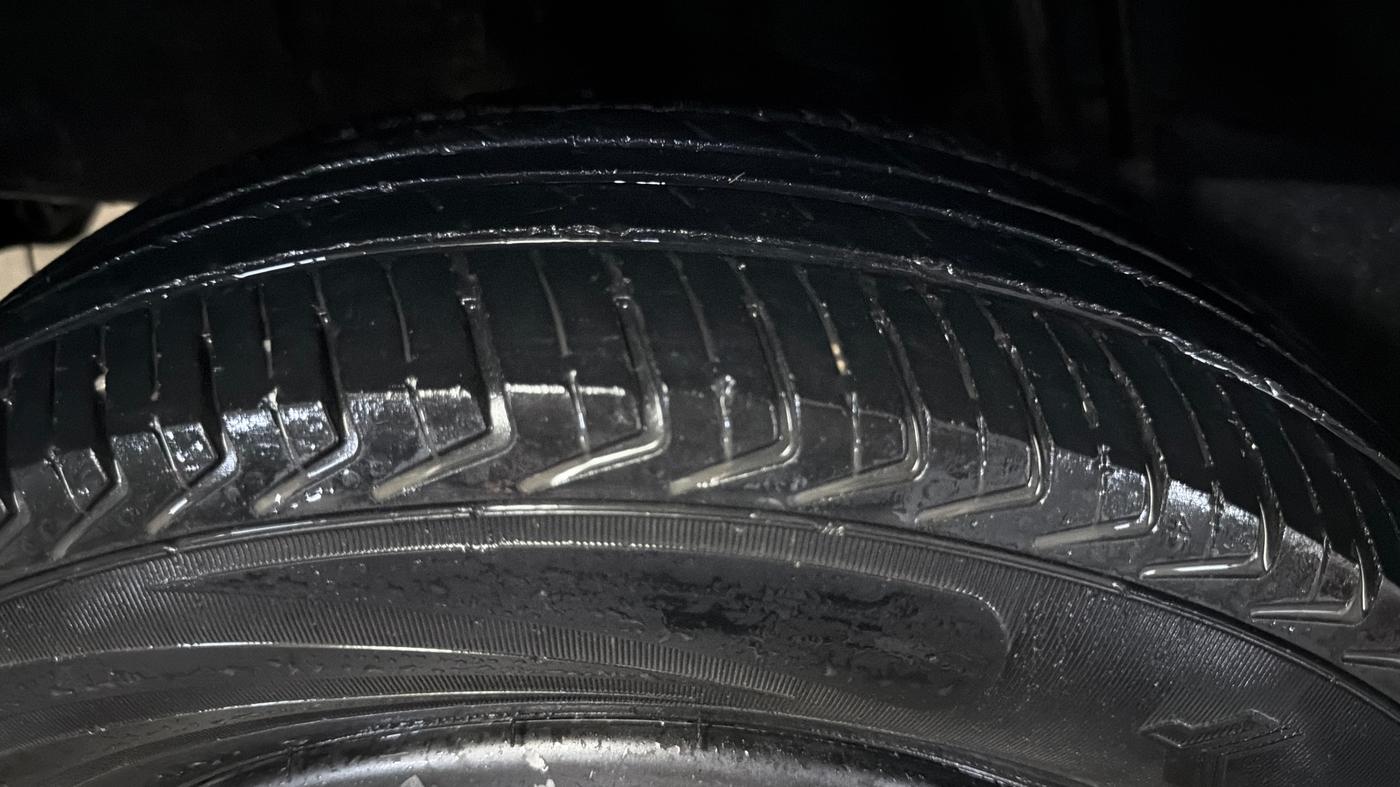 2017 Renault Kwid RXT 1.0, CNG, Manual, 66,470 km, Right Rear Tyre Tread
