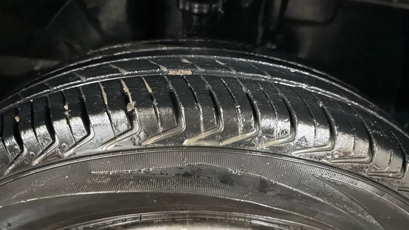 2017 Renault Kwid RXT 1.0, CNG, Manual, 66,470 km, Right Front Tyre Tread