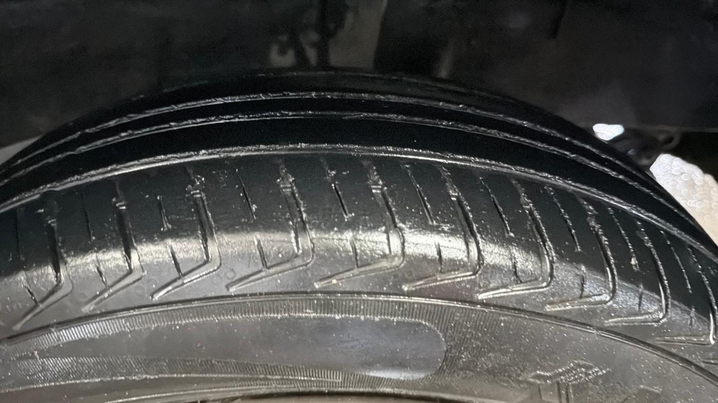 2017 Renault Kwid RXT 1.0, CNG, Manual, 66,470 km, Left Rear Tyre Tread