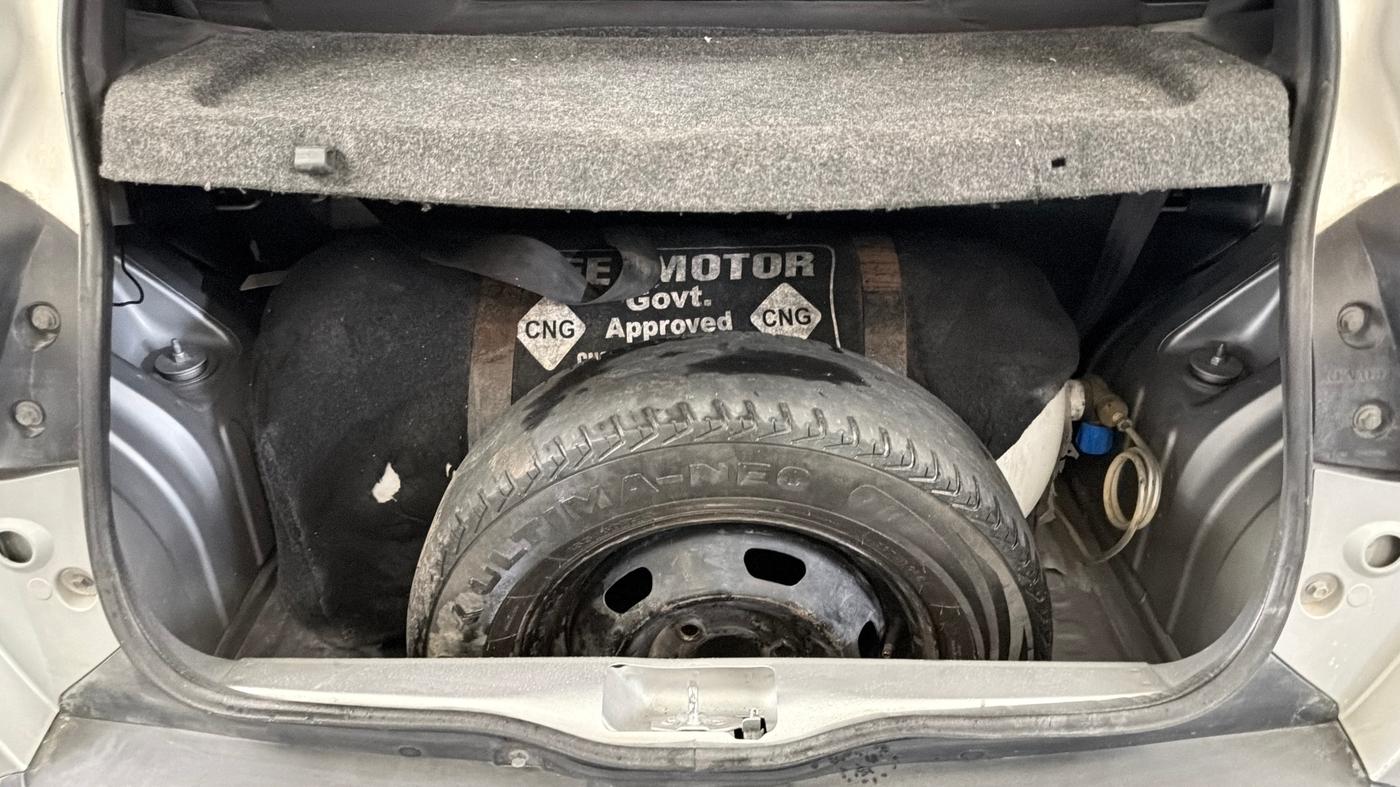 2017 Renault Kwid RXT 1.0, CNG, Manual, 66,470 km, Boot Inside