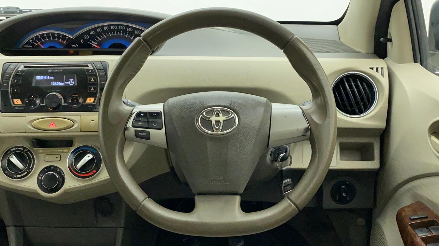 2013 Toyota Etios Liva V, Petrol, Manual, 86,011 km, Steering Wheel Close Up