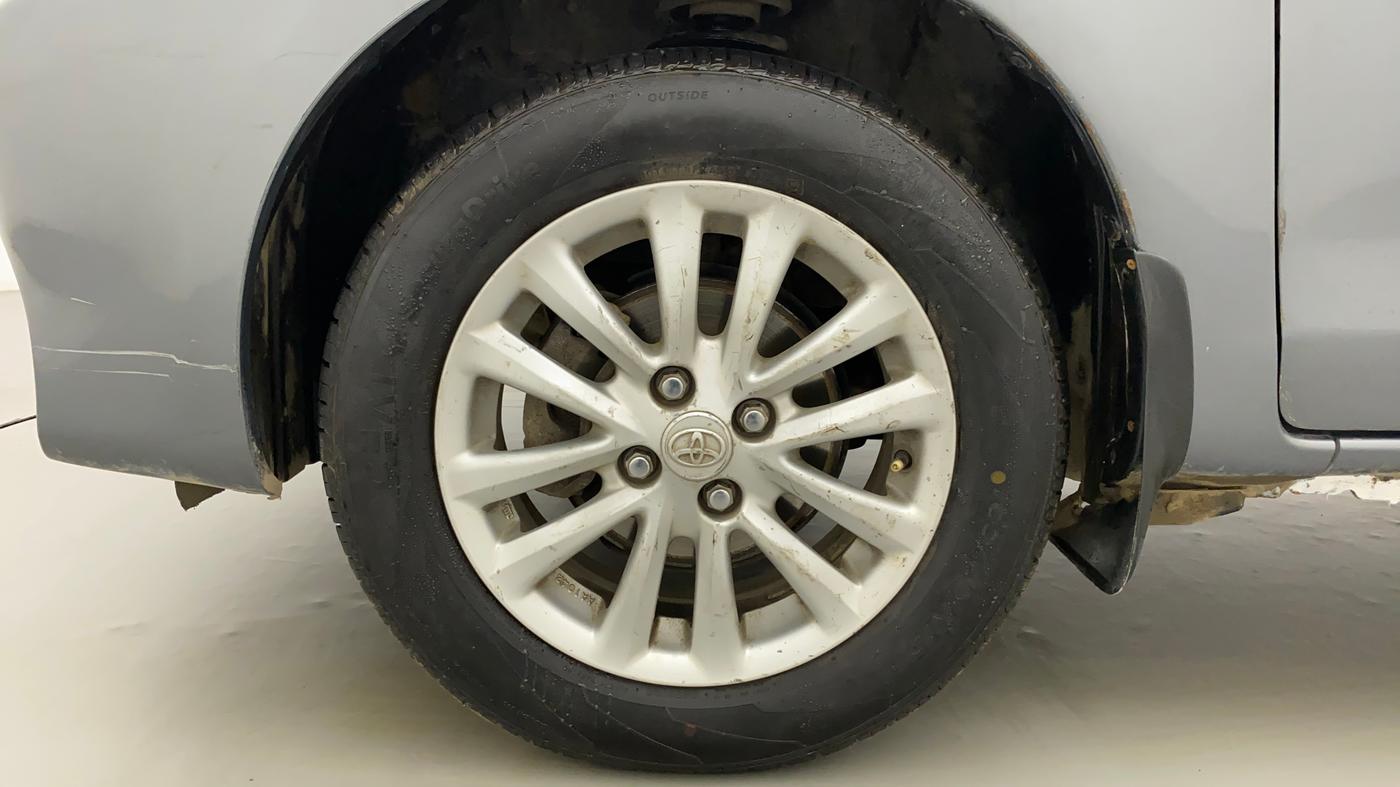 2013 Toyota Etios Liva V, Petrol, Manual, 86,011 km, Left Front Wheel