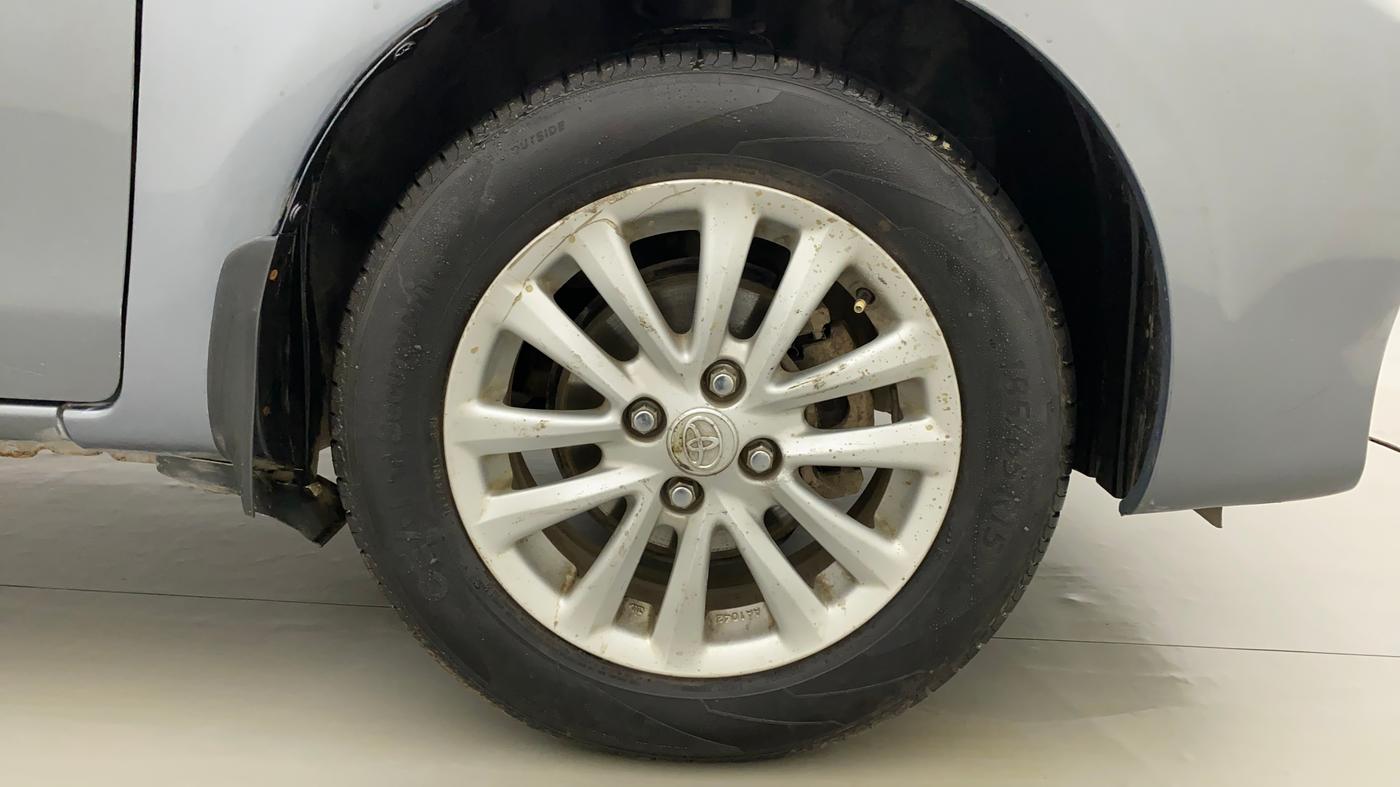 2013 Toyota Etios Liva V, Petrol, Manual, 86,011 km, Right Front Wheel