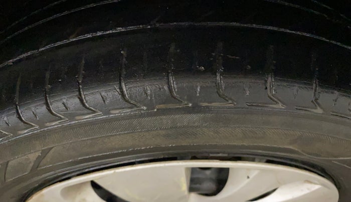 2018 Maruti Baleno DELTA PETROL 1.2, Petrol, Manual, 87,489 km, Right Front Tyre Tread