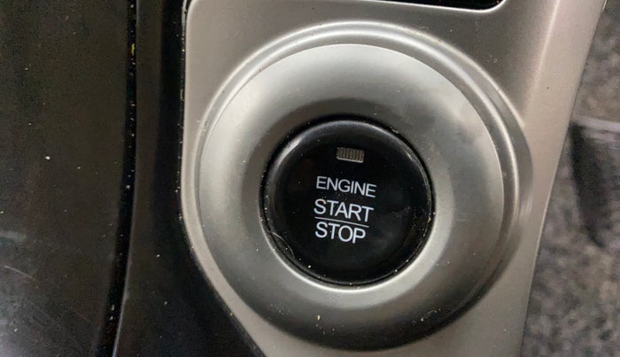2018 Mahindra XUV500 W11, Diesel, Manual, 80,311 km, Keyless Start/ Stop Button